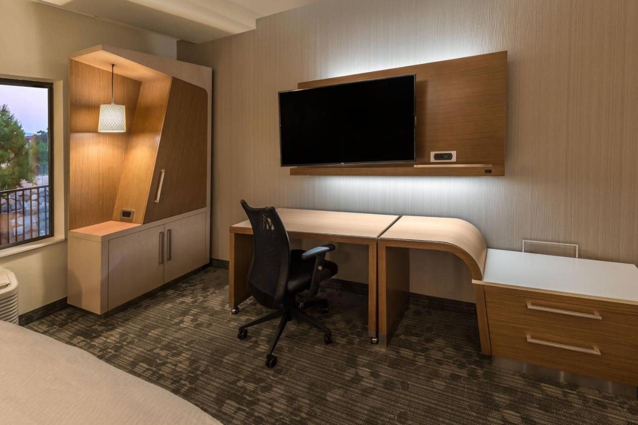 Courtyard By Marriott Reno Downtown/Riverfront Экстерьер фото