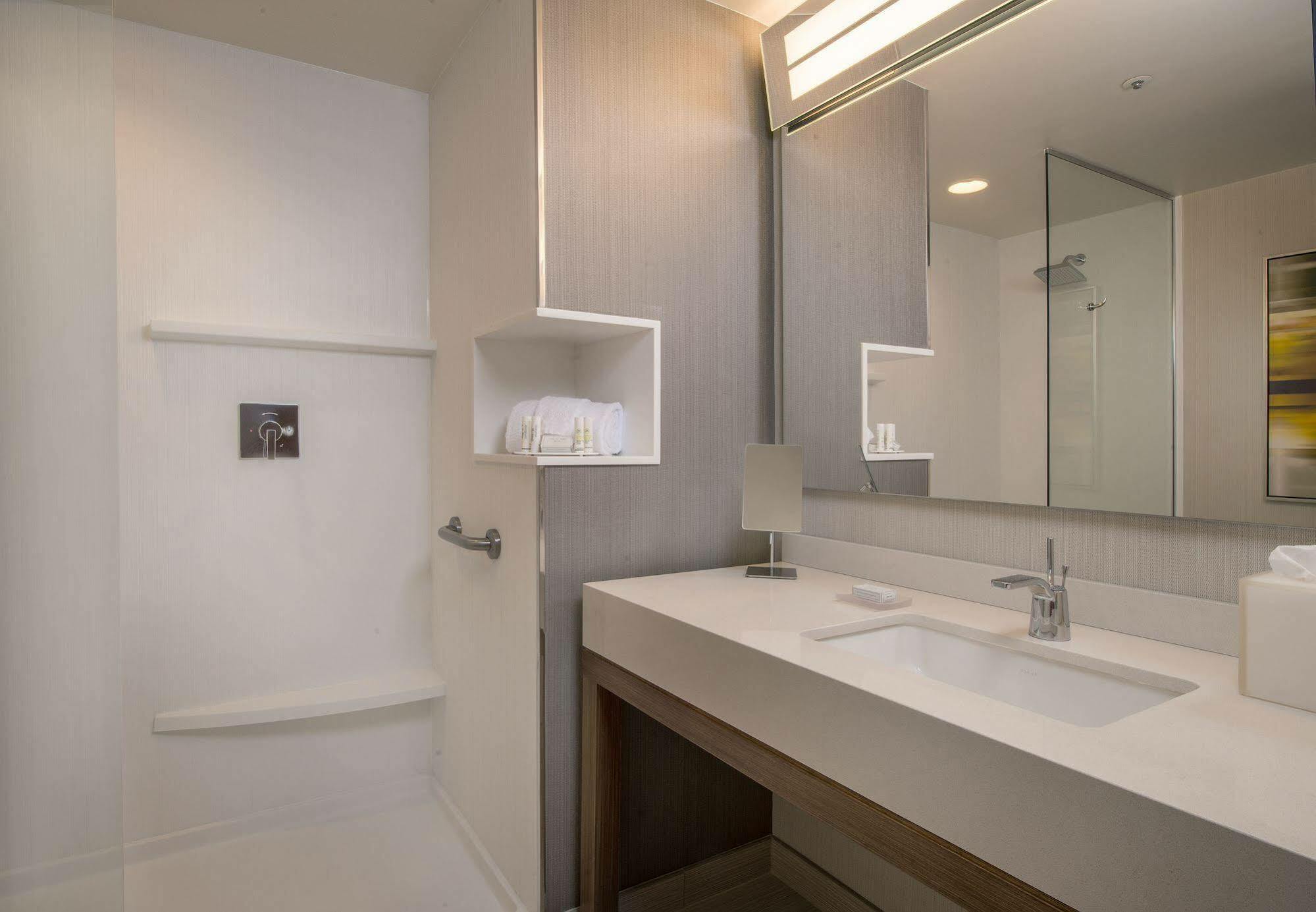 Courtyard By Marriott Reno Downtown/Riverfront Экстерьер фото